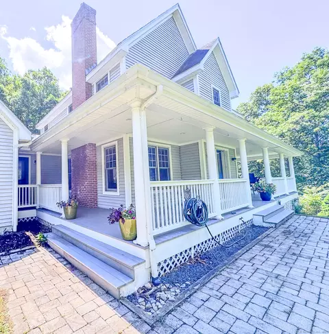 33 Schuller Rd, Higganum, CT 06441