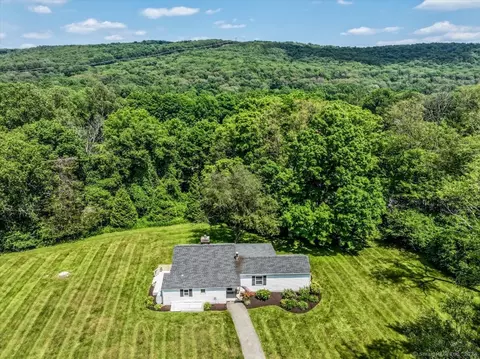 8 Newton Rd, New Milford, CT 06755