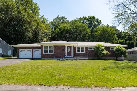 18 Collins St, Waterbury, CT 06704