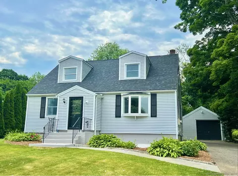 8 Sherman Ave, Trumbull, CT 06611