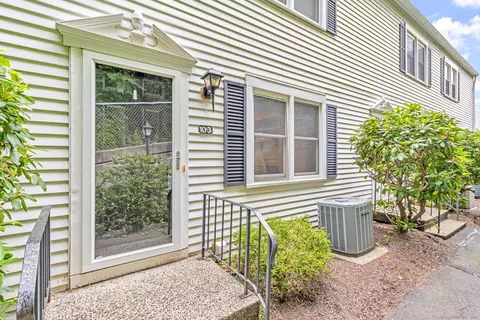 55 Mill Plain Rd #10-3, Danbury, CT 06811