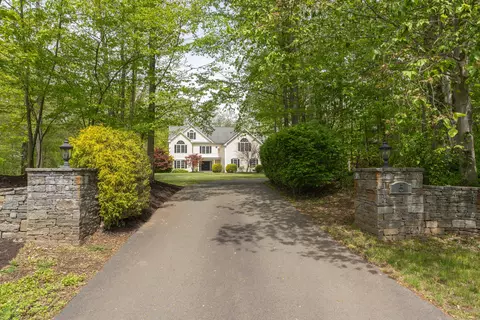 5 Chestnut Grv, Guilford, CT 06437