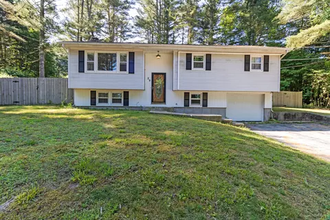 29 River Farm Dr, Brooklyn, CT 06234