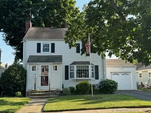 581 Laughlin Rd W, Stratford, CT 06614