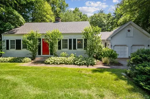137 Country Club Rd, Avon, CT 06001