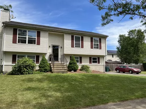 35 Joseph Ln, Hamden, CT 06514