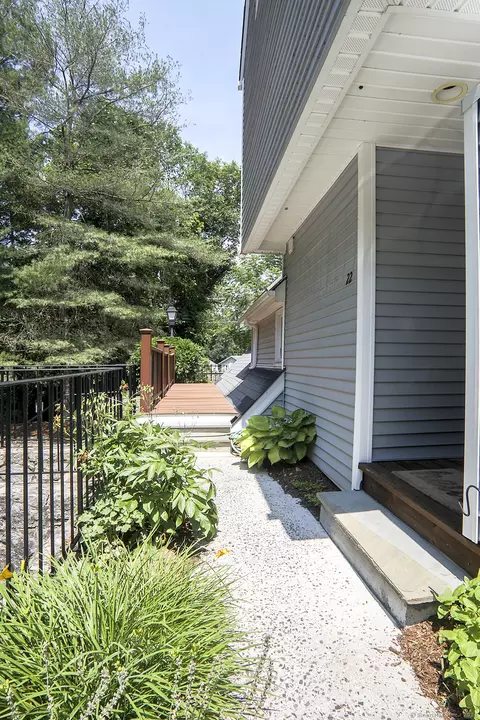 22 Wilton Crst #22, Wilton, CT 06897