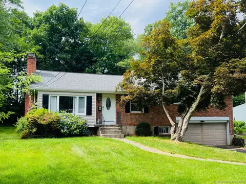 64 Richmond Ln, West Hartford, CT 06117