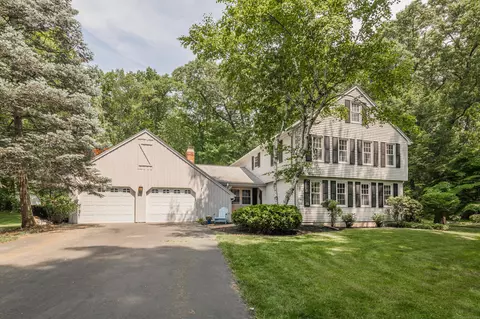 14 Briar Hill Rd, Avon, CT 06001