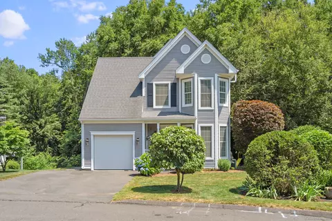 19 Village Sq #19, Canton, CT 06019