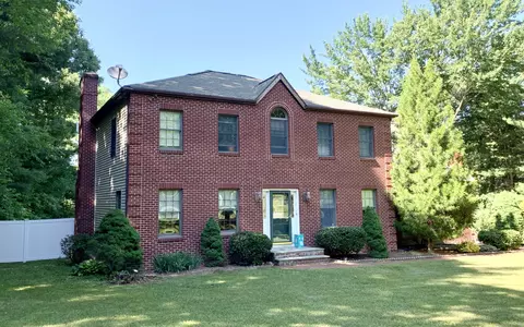 45 Mayfield Ter, East Lyme, CT 06333