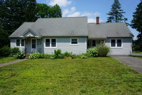 22 Elizabeth St, Ellington, CT 06029