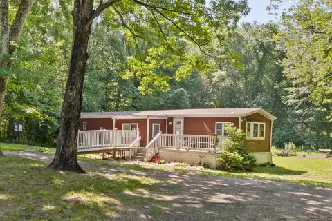 17 Laurel Point Dr, Oakdale, CT 06370