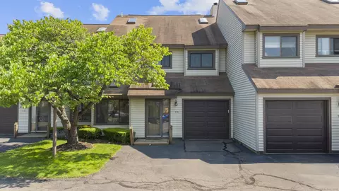 27 Lindstrom Rd #5D, Stamford, CT 06902