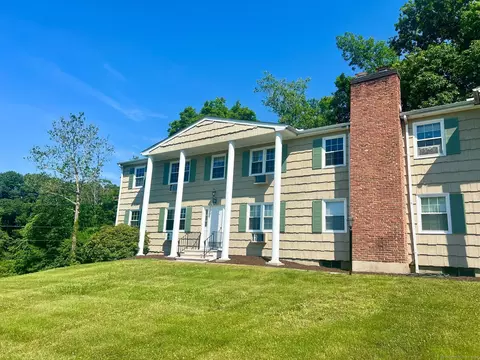 15 Pilgrim Trl #B6, Woodbury, CT 06798