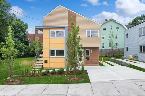 31 Adams St, Waterbury, CT 06704