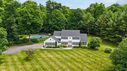 279 Coachmans Dr, Southbury, CT 06488