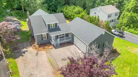 596 Woodbridge St, Manchester, CT 06042