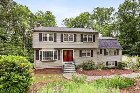 18 Judith Dr, Danbury, CT 06811
