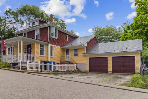 74 Russell Rd, Norwich, CT 06360