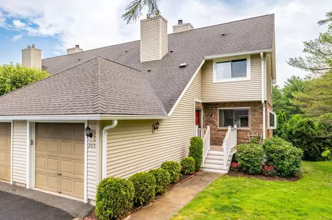 205 Foxboro Dr #205, Newington, CT 06111