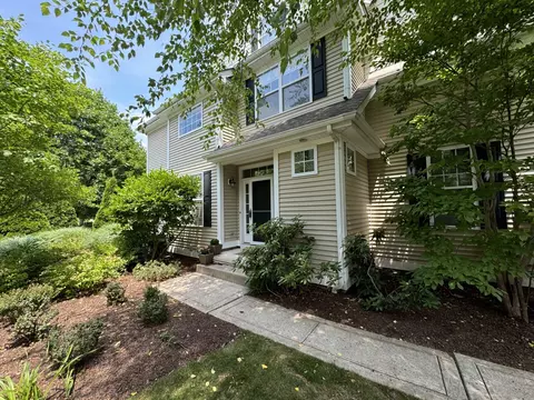 20 Park Place Cir #20, Hartford, CT 06106