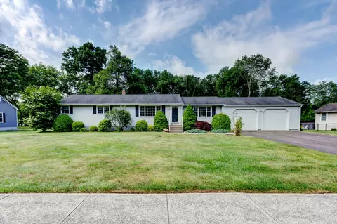 43 Old Kiln Rd, North Haven, CT 06473