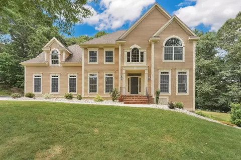 153 Blue Hills Trl, Glastonbury, CT 06033