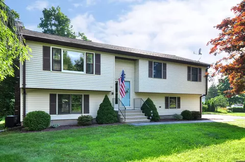 25 Knollwood Ct, Berlin, CT 06037