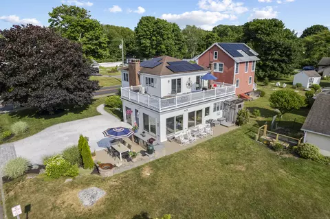 190 Shore Rd, Waterford, CT 06385
