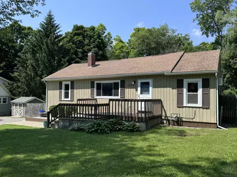 103 E Mountain Ave, Winchester, CT 06098