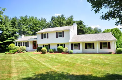 12 Mccormick Pl, Bloomfield, CT 06002