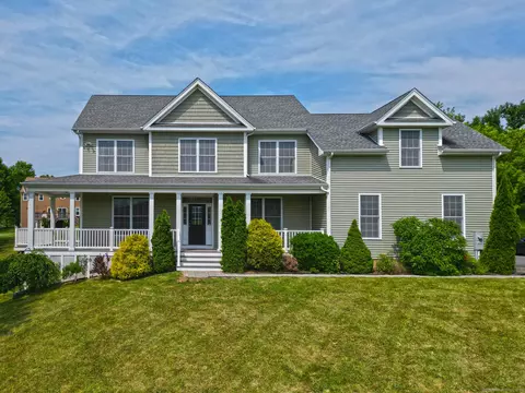 15 Marie Ln, Wallingford, CT 06492