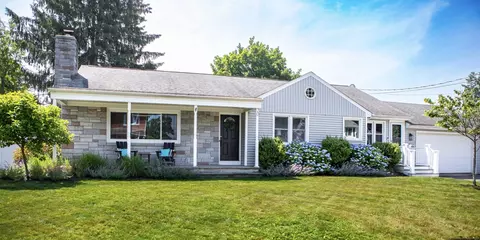 20 Berkeley Ter, Milford, CT 06460