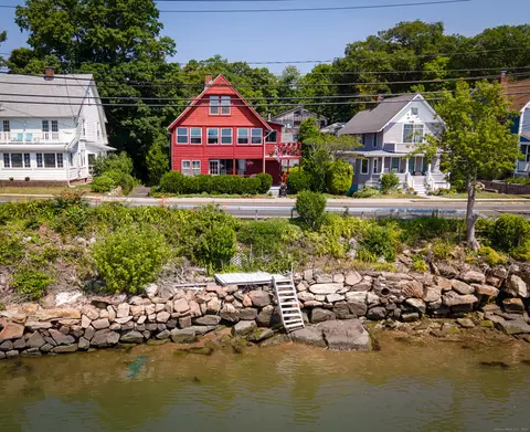 198-200 Shore Dr, Branford, CT 06405