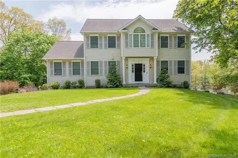 7 Palmer Rd, Danbury, CT 06811