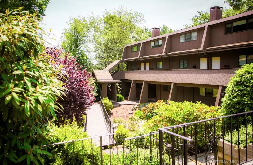 133 Knapps Hwy, Fairfield, CT 06825 15 Photos Movoto