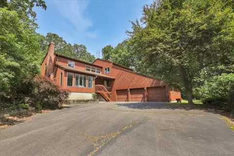 24 Wilhenger Dr, Marlborough, CT 06447