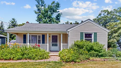 9 Columbia St, Wallingford, CT 06492
