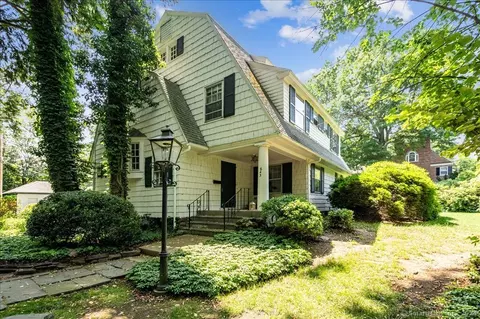 843 Prospect Ave, Hartford, CT 06105