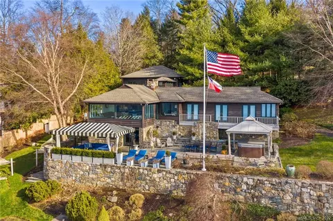 910 Candlewood Lake Rd S, New Milford, CT 06776