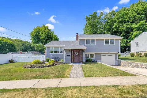 210 Morehouse Ave, Stratford, CT 06614