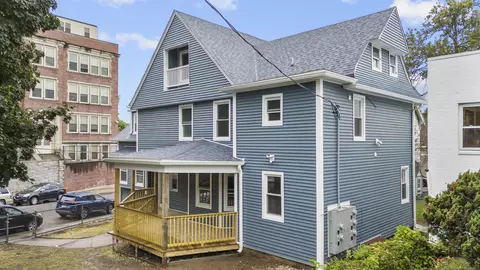 31 Pine St, Waterbury, CT 06710