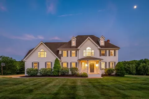 37 Farmbrook Dr, Tolland, CT 06084