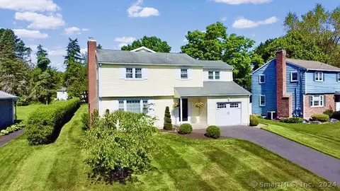 32 Oxbow Dr, Meriden, CT 06450