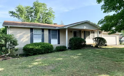 6 Warren Rd, Woodbridge, CT 06525