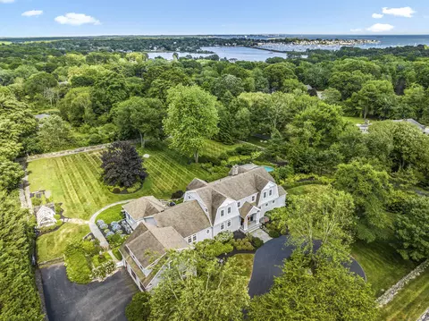 50 Montauk Ave, Stonington, CT 06378