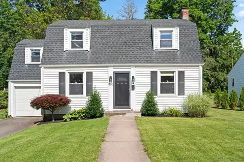 220 Auburn Rd, West Hartford, CT 06119
