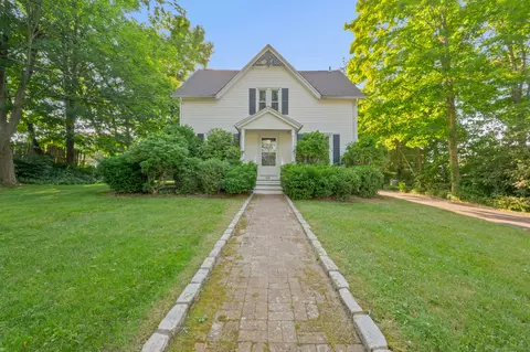 1690 Shepard Ave, Hamden, CT 06518