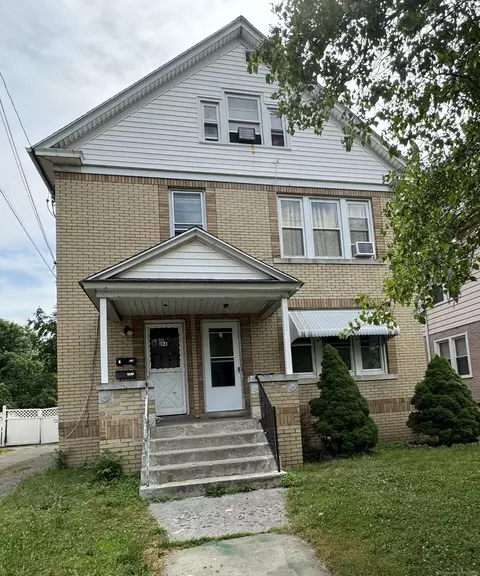94-96 Henry St, Hartford, CT 06114